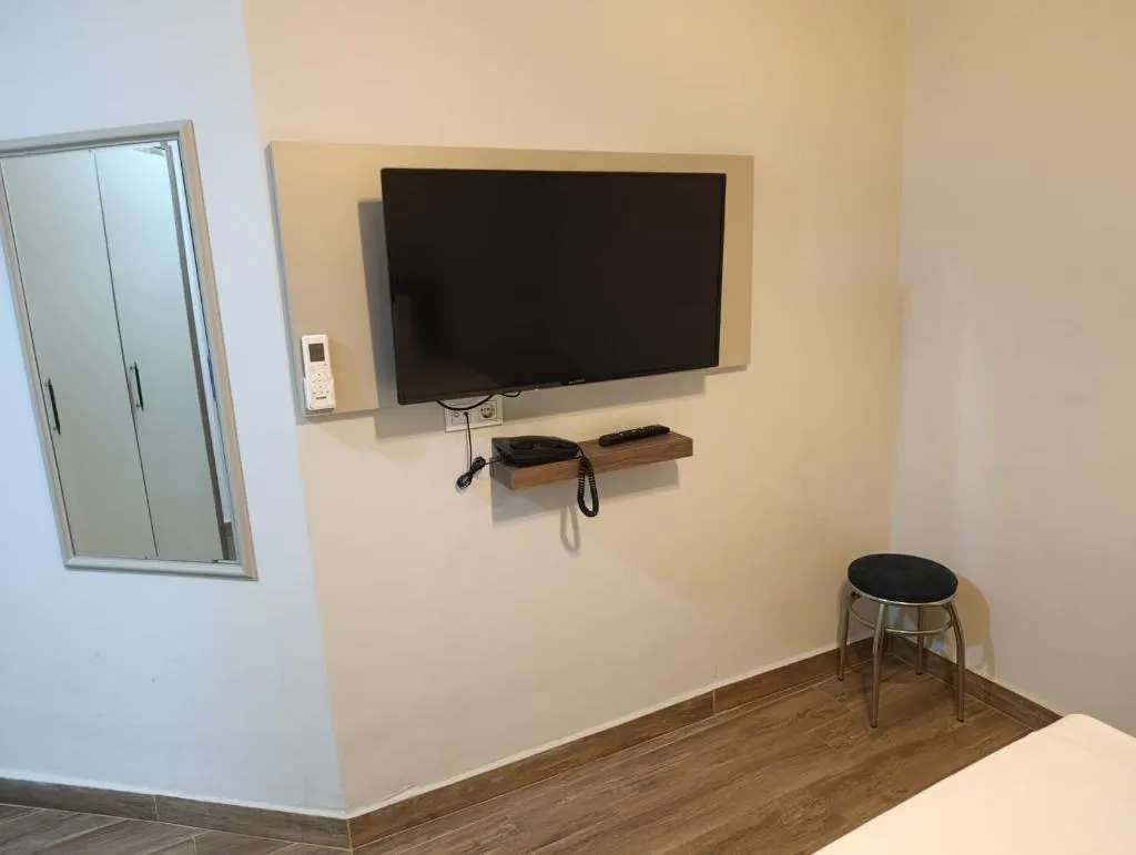 FAMILY ROOM FOUR BEDROOMS ONE BATHROOM Room, Zenia Otel, Antalya