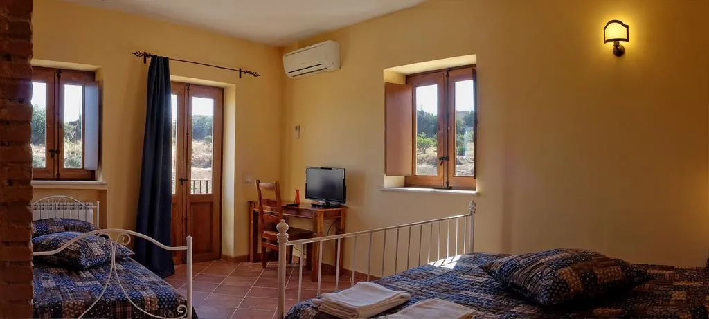 TRIPLE STANDARD Room, Agriturismo Passo Dei Briganti, Catania