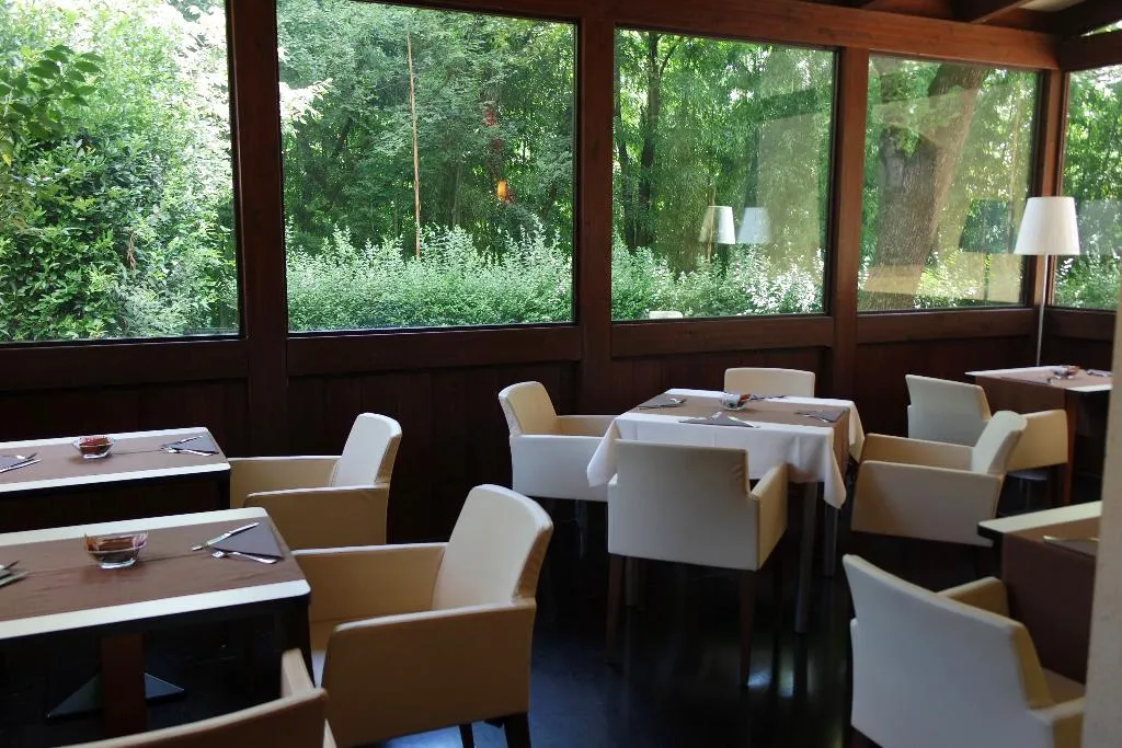 Restaurant, Country Hotel Castelbarco, Milan
