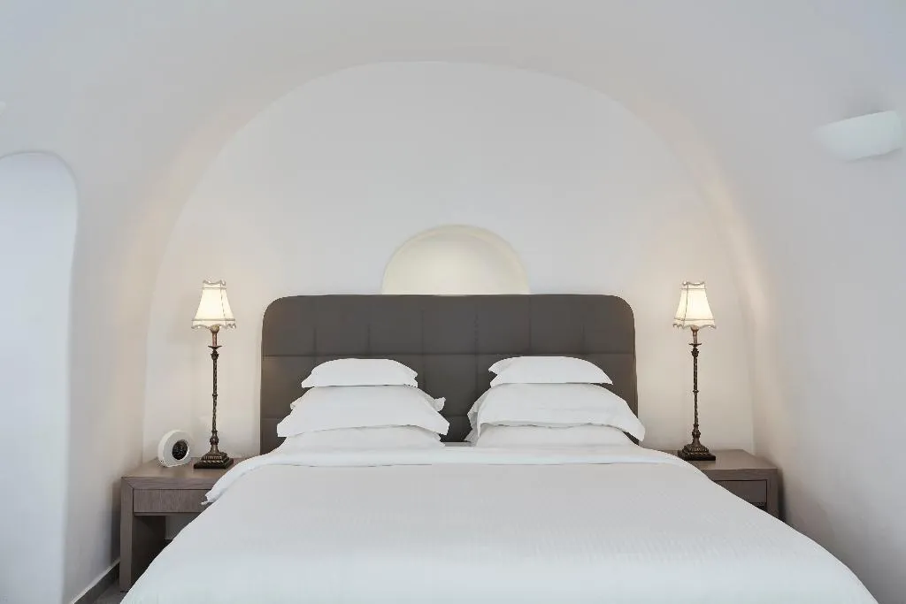 VILLA THREE BEDROOMS WITH PRIVATE POOL Room, Canaves Elefas Villas, Santorini