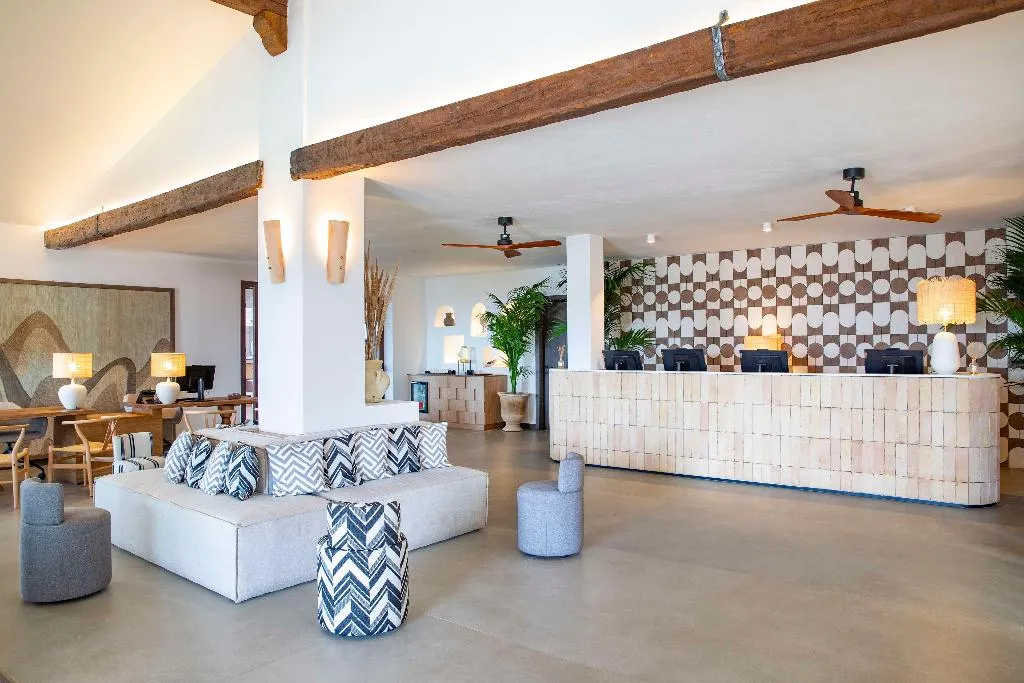 Lobby, Mangia's Santa Teresa Sardinia, Curio Collection, Olbia