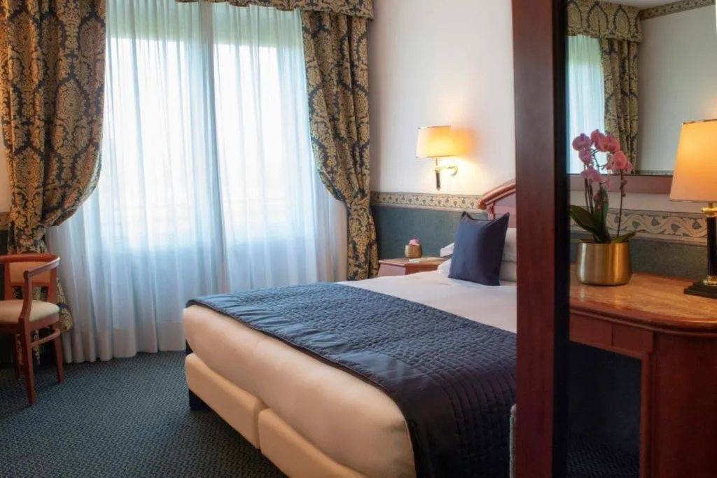 Double or Twin CLASSIC Room, Starhotels Vespucci, Florence