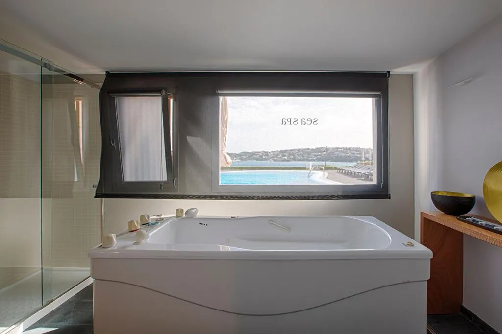 Sports and Entertainment, ARTIEM Carlos, Menorca
