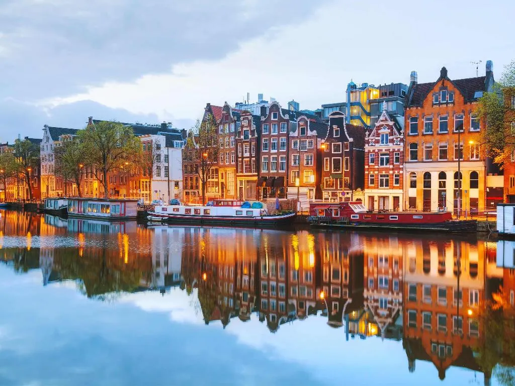 Sports and Entertainment, Movenpick Hotel Amsterdam City Centre, Amsterdam
