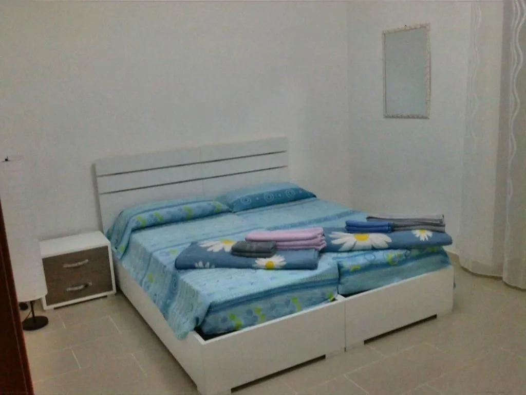Room, Bed And Breakfast Ocurniciell, Naples