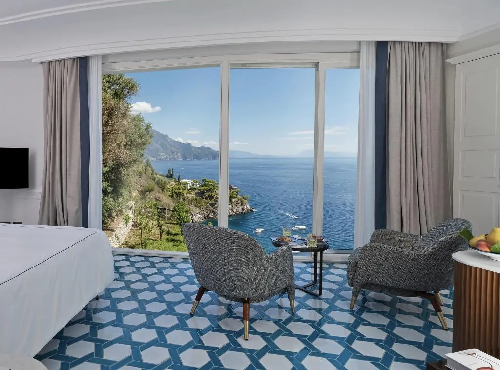 Room, Borgo Santandrea, Naples