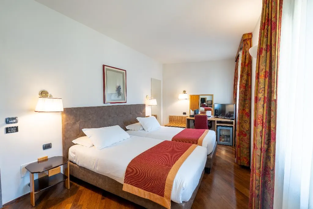 TWIN STANDARD Room, Regina, Milan