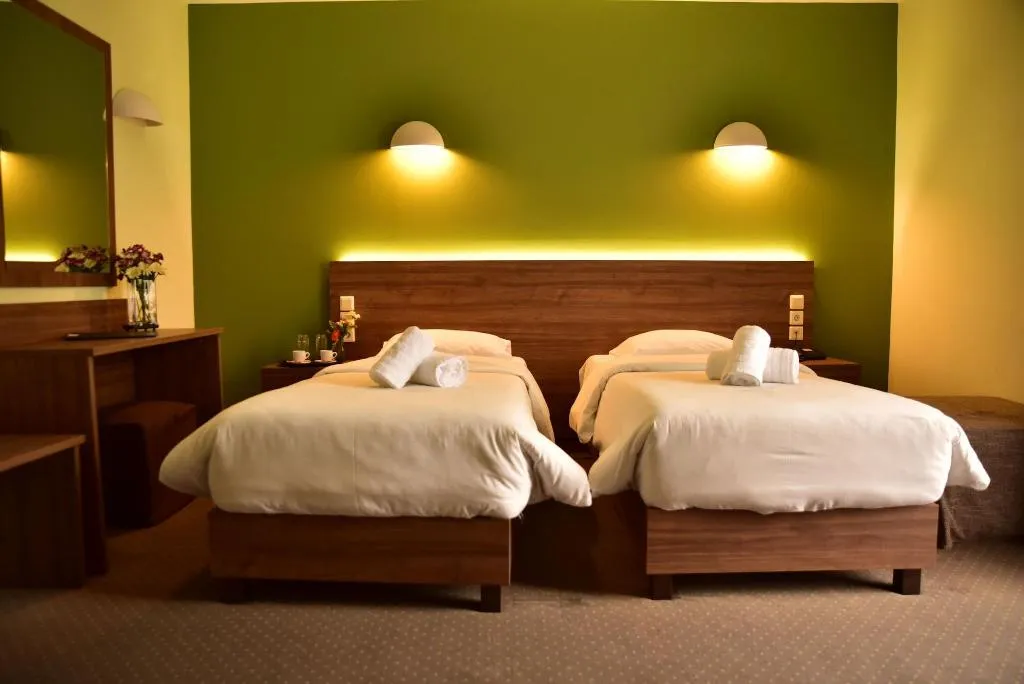 Room, Mont Helmos, Athens