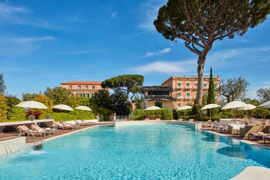 Pool, Grand Hotel Excelsior Vittoria Spa, Naples