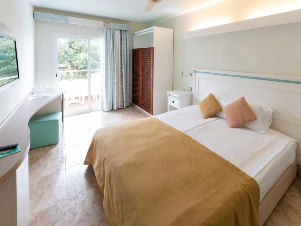 Double or Twin SEA VIEW Room, Bahia del Sol, Majorca