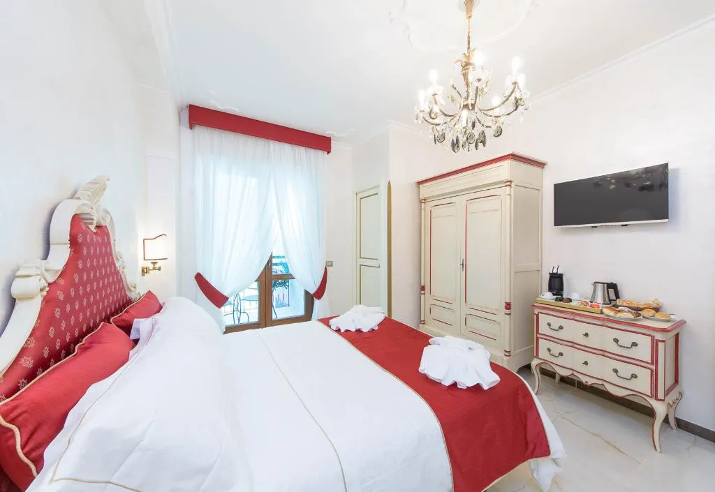 DOUBLE WITH BALCONY Room, B&B Palazzo Montesanto, Naples