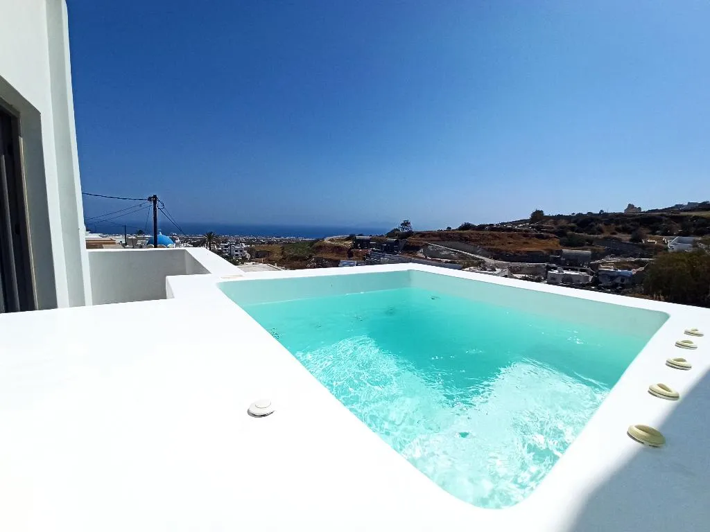 SUITE WITH JACUZZI Room, Amphitrite Suites Santorini, Santorini