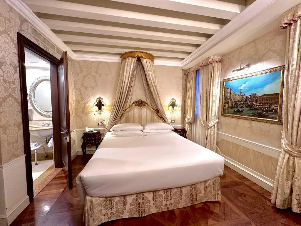 DOUBLE PRESTIGE Room, Canal Grande, Venice