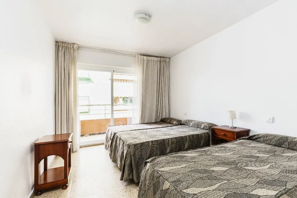 APARTMENT THREE BEDROOMS TWO BATHROOMS Room, Apartamentos Maja Beach, Costa Blanca