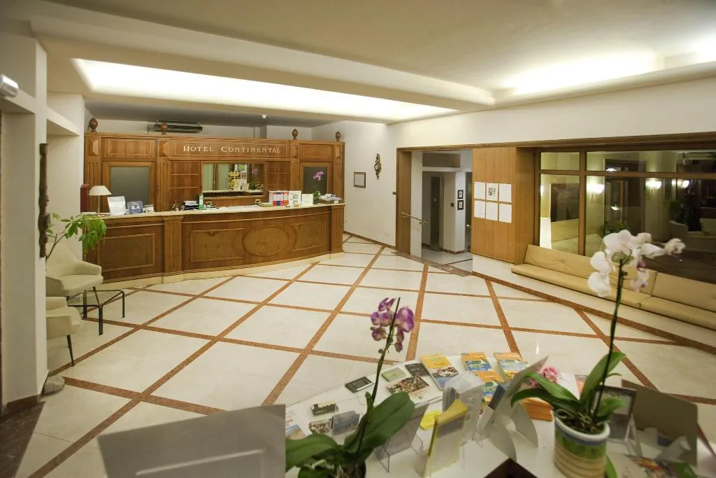 Lobby, Continental, Taormina