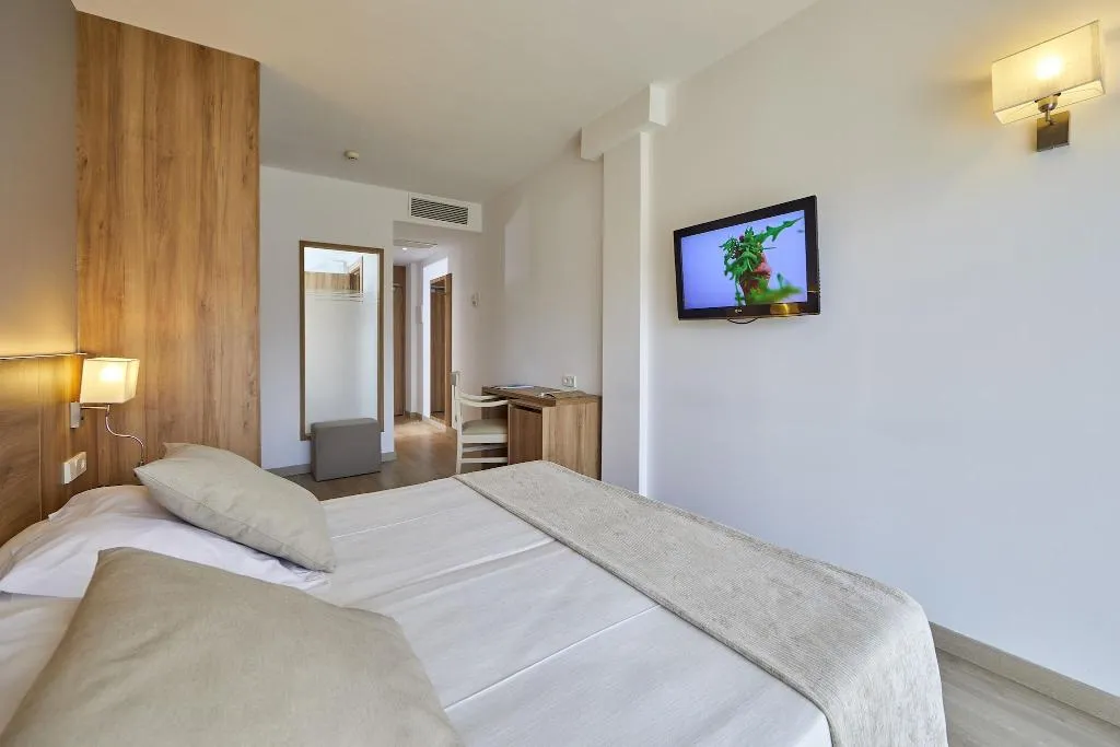 TWIN SEA VIEW WITH BALCONY Room, Playa Golf, Majorca