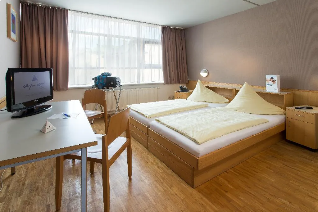 Double or Twin STANDARD Room, AllYouNeed Hotel Salzburg, Salzburg