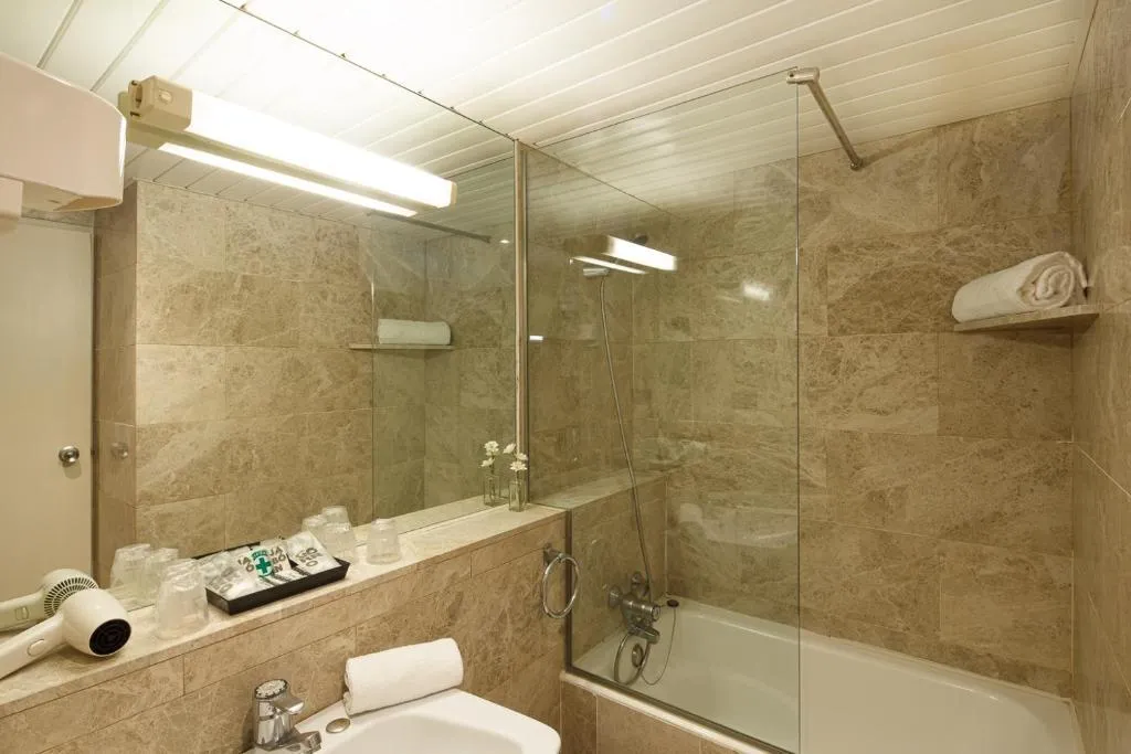 Double or Twin WITH TERRACE Room, Alp Hotel Masella, Costa Brava