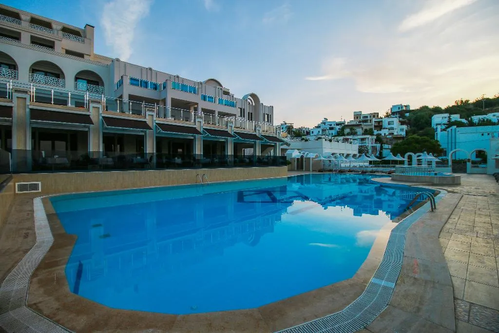 Pool, Azka, Bodrum