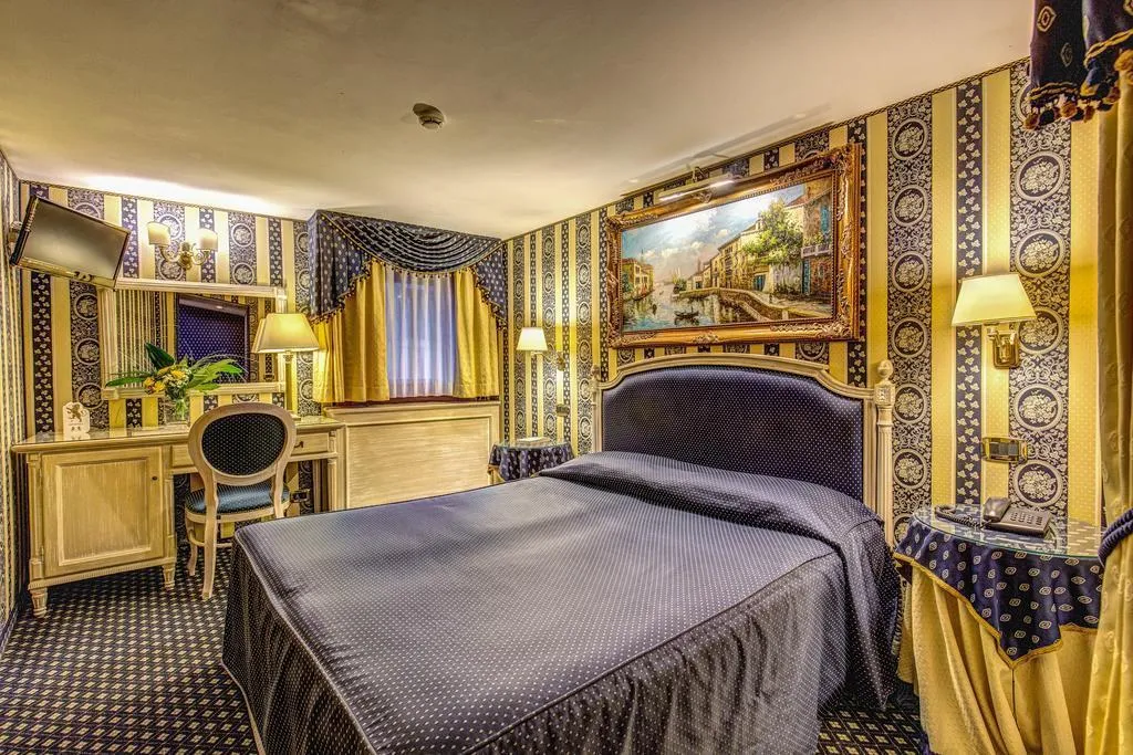 Room, Relais Piazza San Marco, Venice