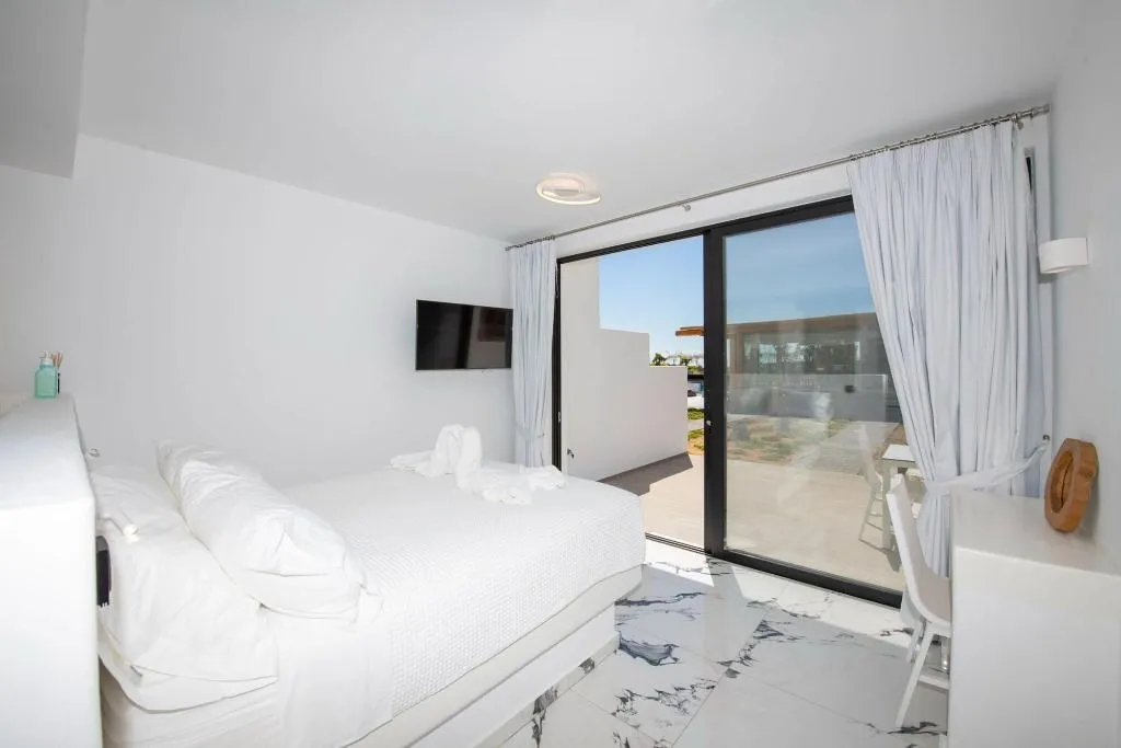 Room, Bianco A Nero, Mykonos