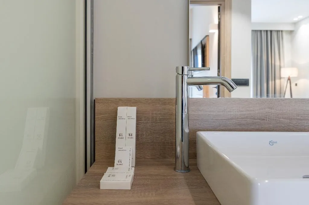 SUITE WITH JACUZZI Room, Mare Village Hotel, Crete