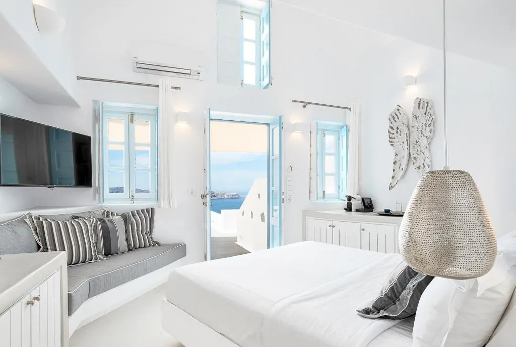 SUITE SUPERIOR WITH PRIVATE POOL Room, Infinity Suites & Dana Villas, Santorini