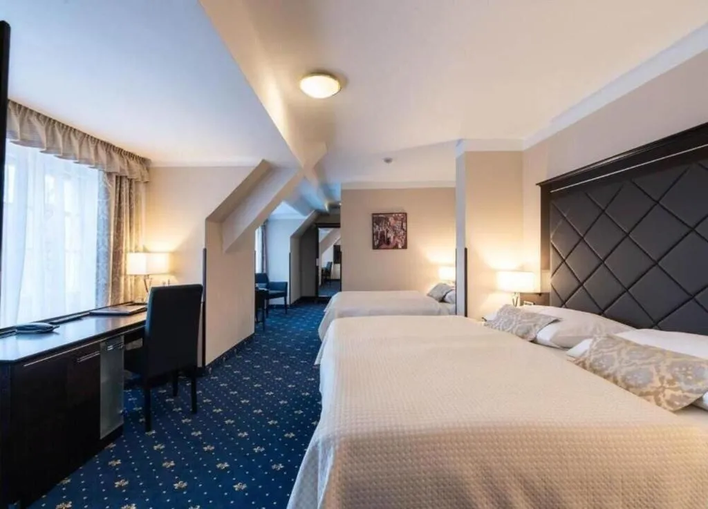QUADRUPLE DELUXE KING BED Room, Pytloun Old Armoury Hotel Prague, Prague