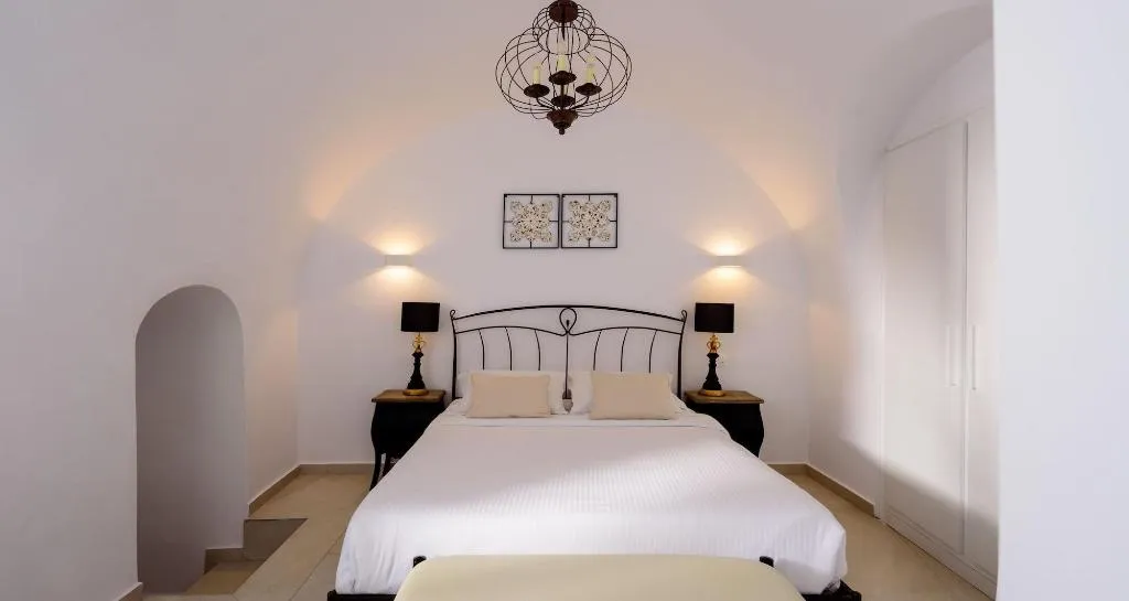 Room, Kamares Apartments, Santorini