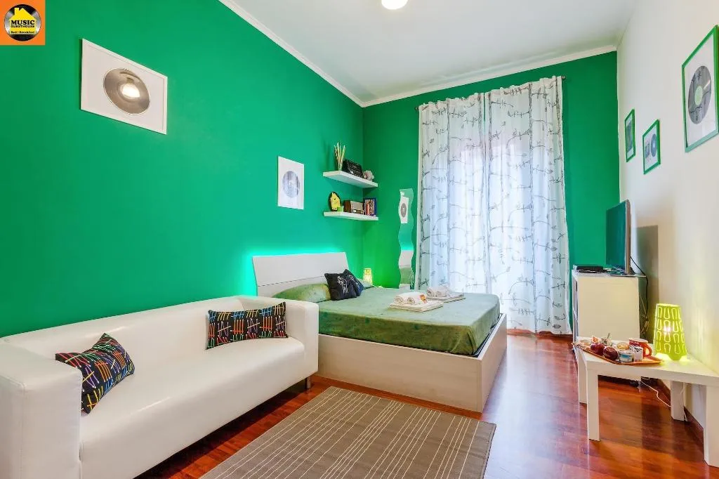 Room, Music Guesthouse Bed And Breakfast, Naples