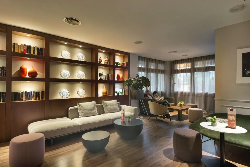 Lobby, ibis Styles Figueres Ronda, Costa Brava
