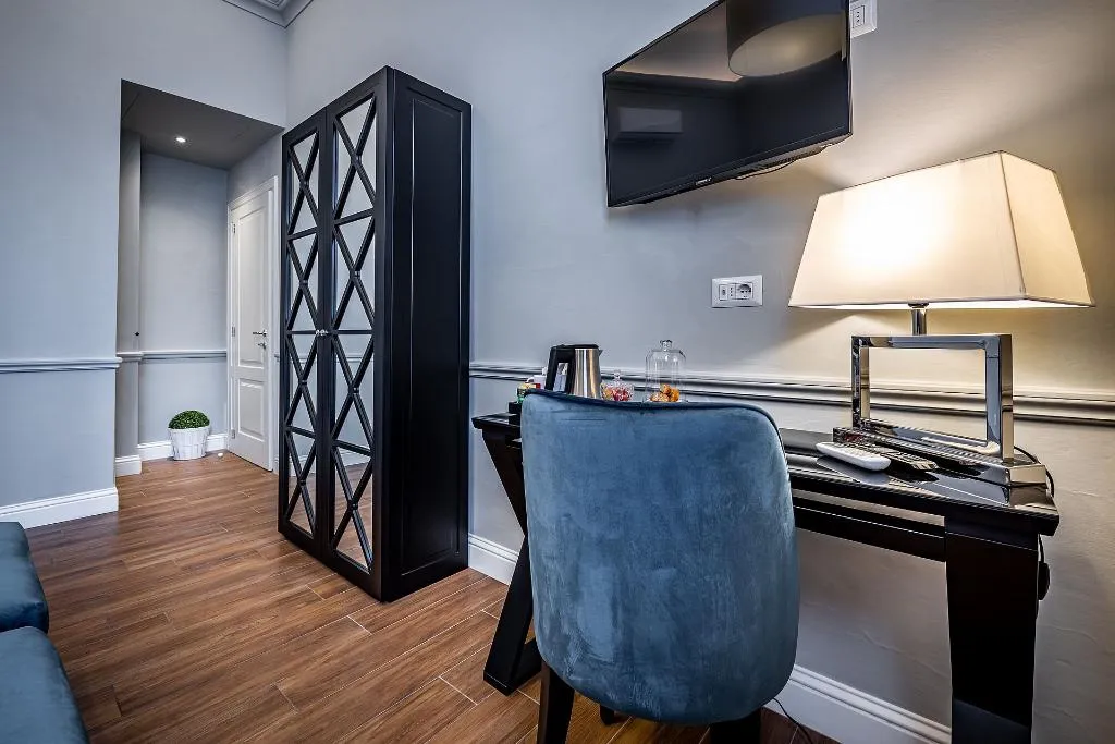 TRIPLE SUPERIOR Room, Hotel Ungherese Small Luxury Hotel, Florence