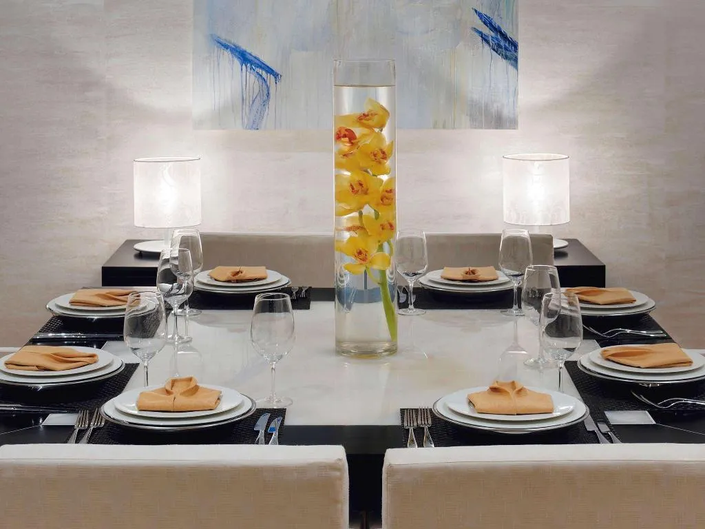Restaurant, Movenpick Hotel Jumeirah Lakes Towers, Dubai