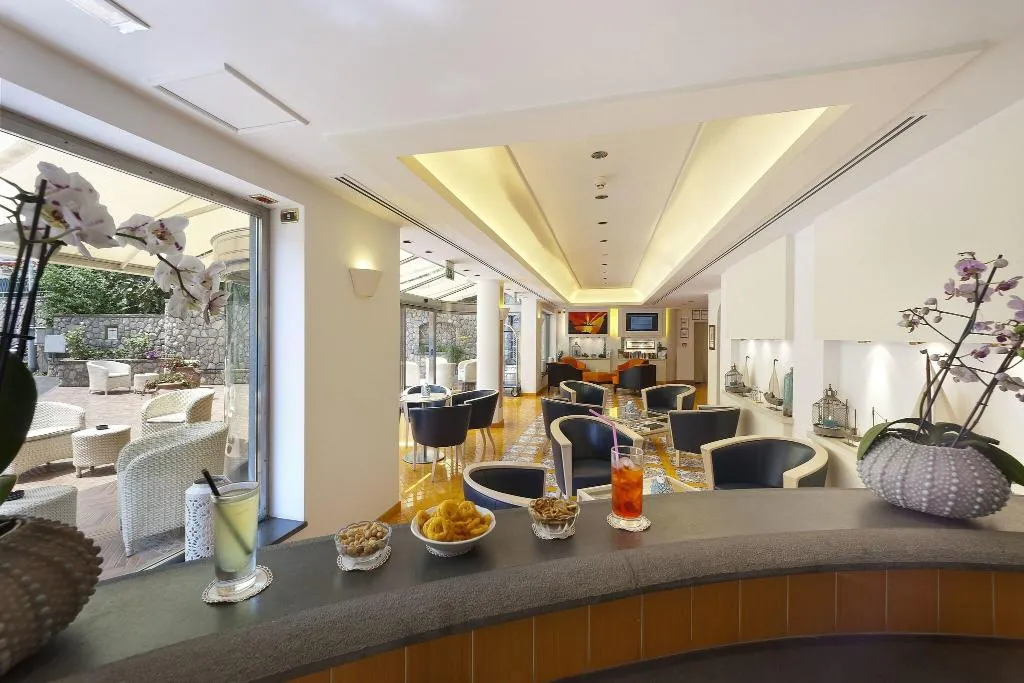 Lobby, Del Mare, Naples