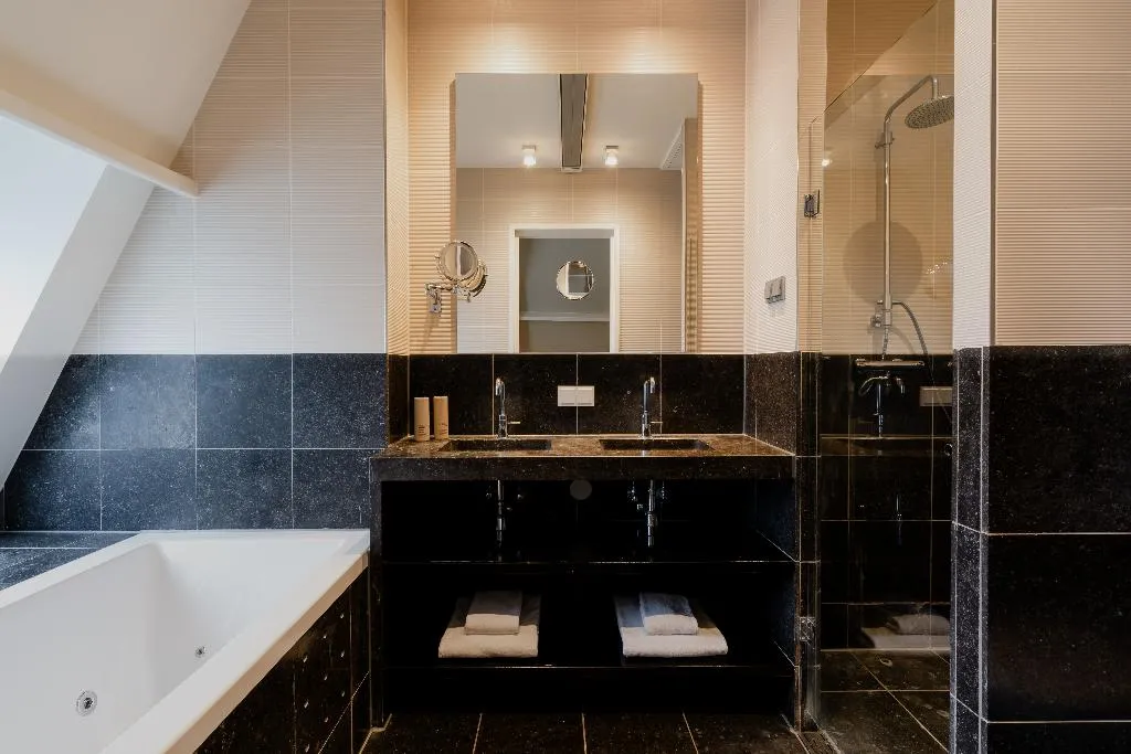 JUNIOR SUITE STANDARD Room, Hotel Roemer, Amsterdam