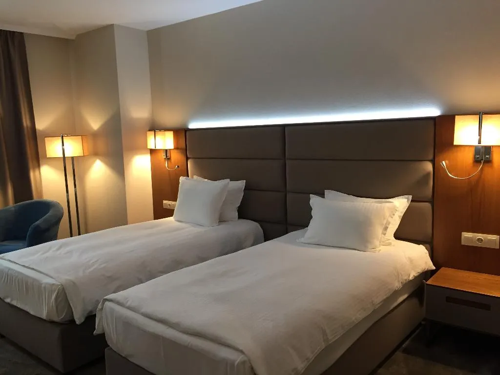 TWIN STANDARD Room, Golden Tulip Varna Hotel, Varna