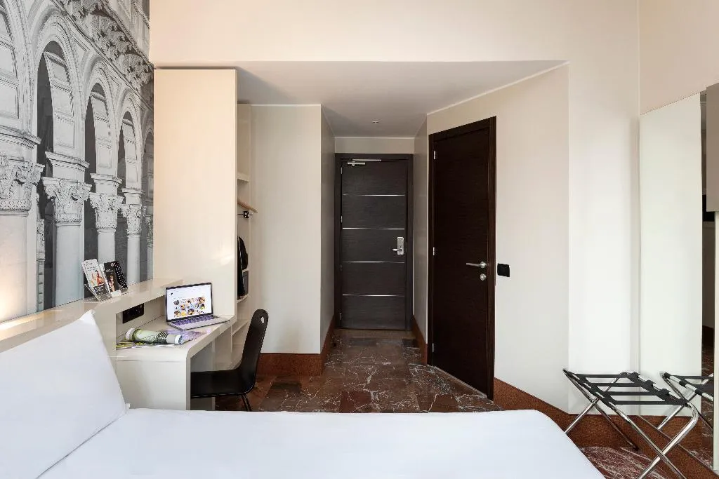 DOUBLE SINGLE USE STANDARD Room, B&B Hotel Milano Sant'Ambrogio, Milan