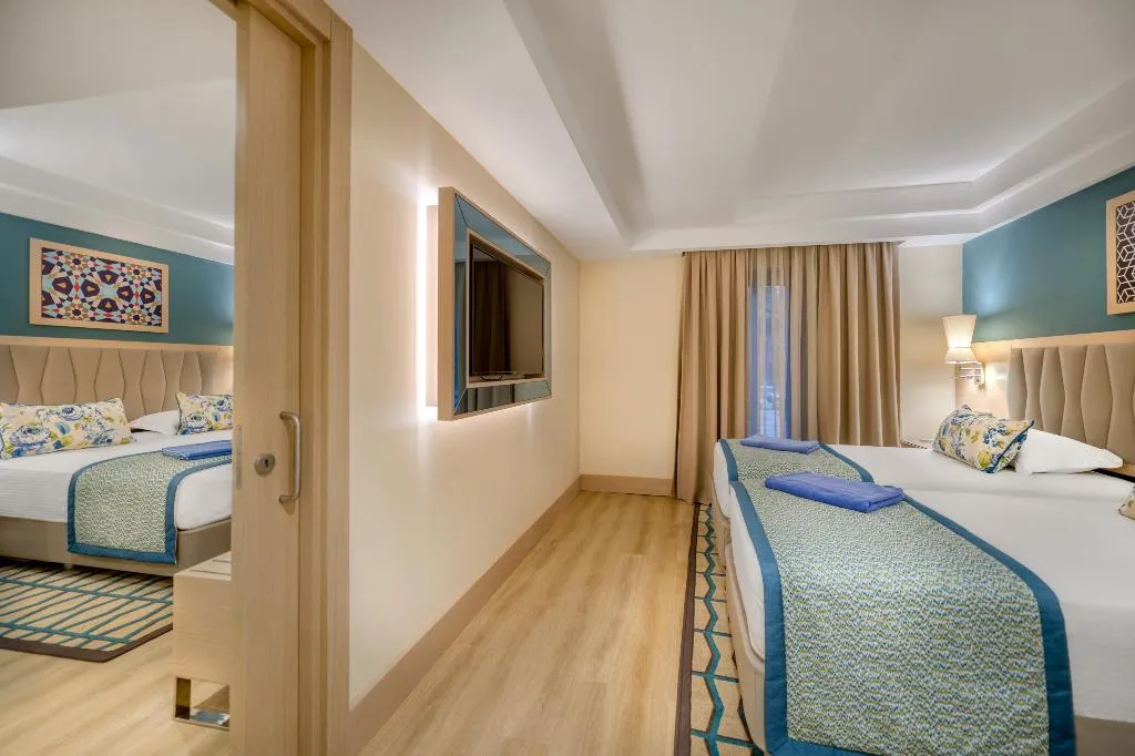 SUITE POOL VIEW Room, Megasaray Club Belek, Antalya