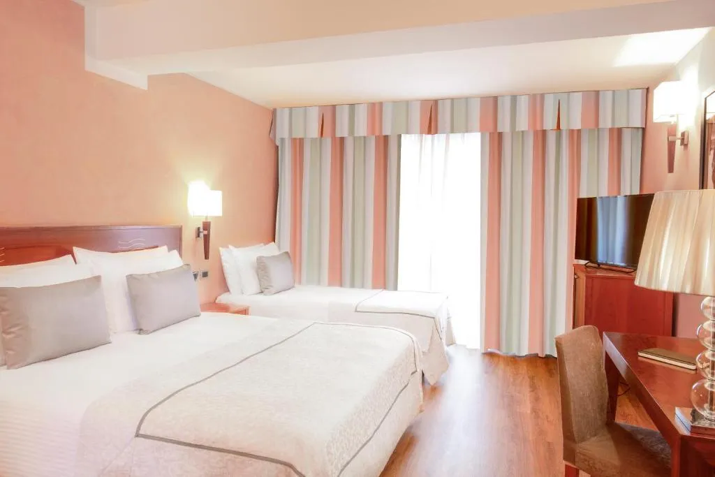 TRIPLE SUPERIOR Room, Dei Cavalieri Caserta, Naples