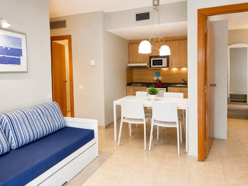 APARTMENT TWO BEDROOMS Room, SunClub Salou, Costa Dorada