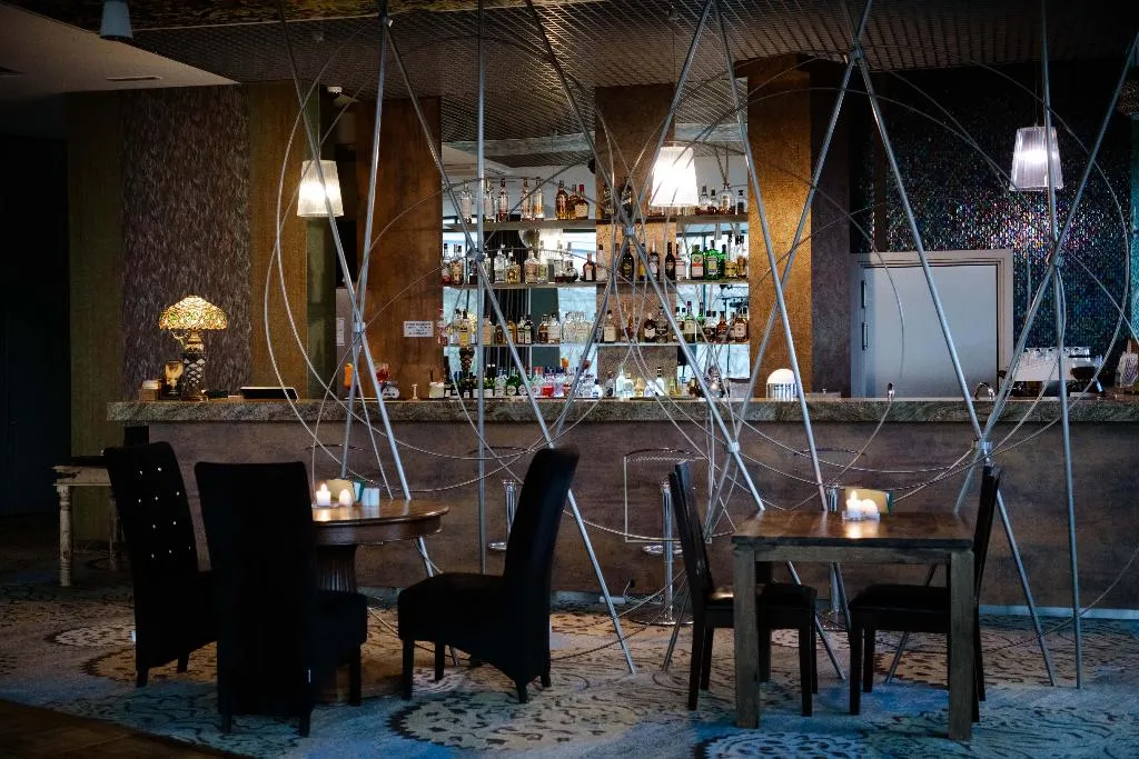 Bar, Lenart, Krakow