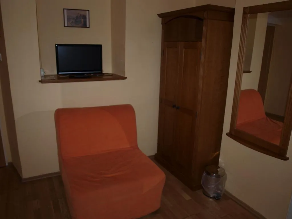 SINGLE STANDARD Room, King George Hotel, Prague