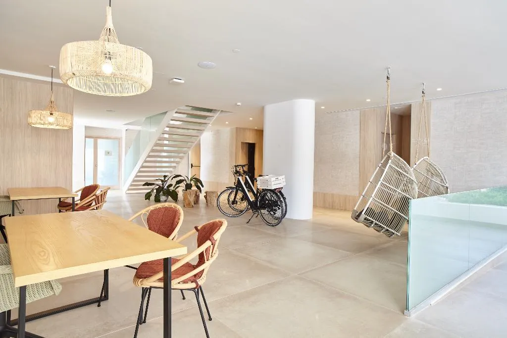 Sports and Entertainment, Can Salia, Ibiza
