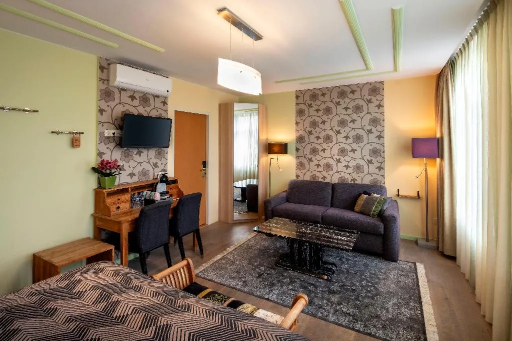 FAMILY ROOM STANDARD Room, Hotel Jupiter, Amsterdam