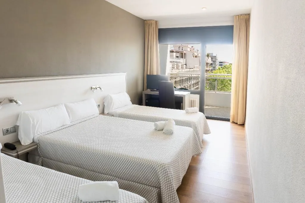 FAMILY ROOM STANDARD Room, Planas, Costa Dorada
