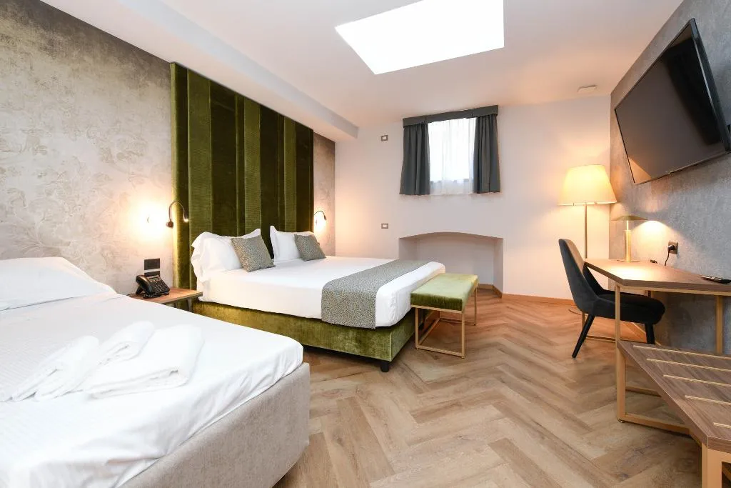 TRIPLE CLASSIC Room, Palazzo Santo Spirito, Milan