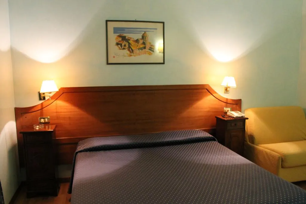 Double or Twin STANDARD Room, Fiori, Rome