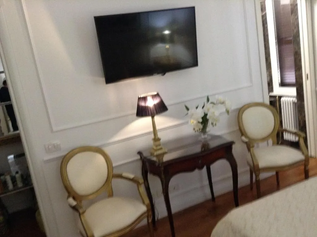 Room, King Plaza, Naples