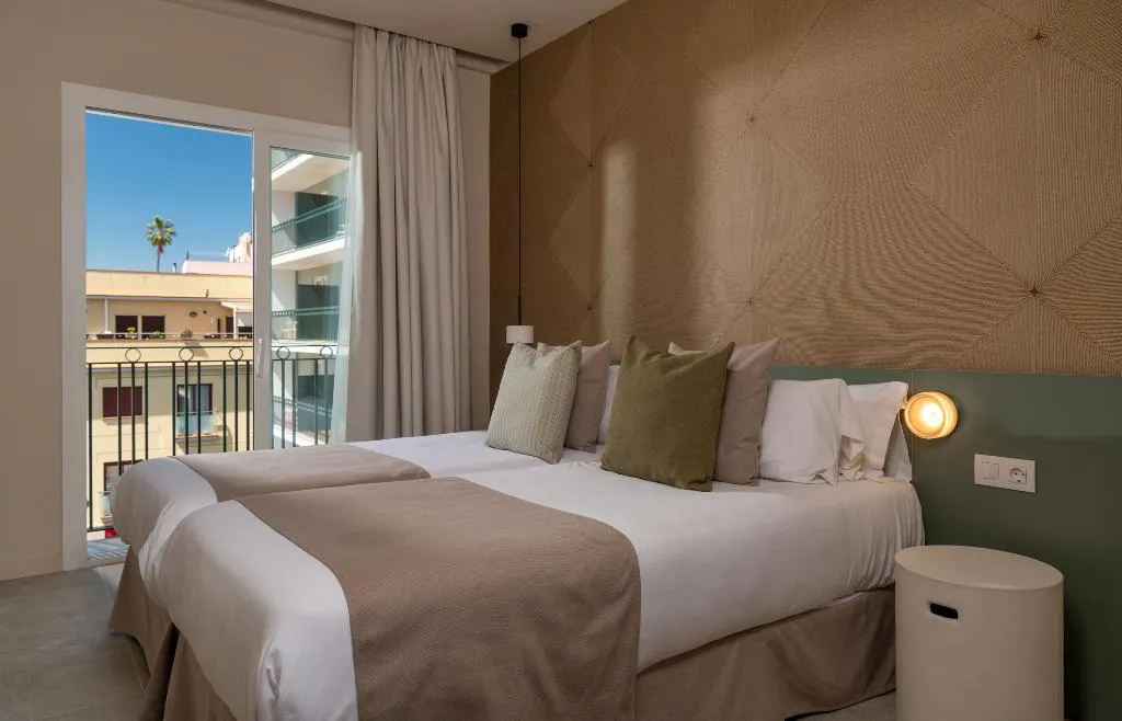 QUADRUPLE SUPERIOR Room, Aqua Hotel Bertran Park**** Adults Recommended, Costa Brava