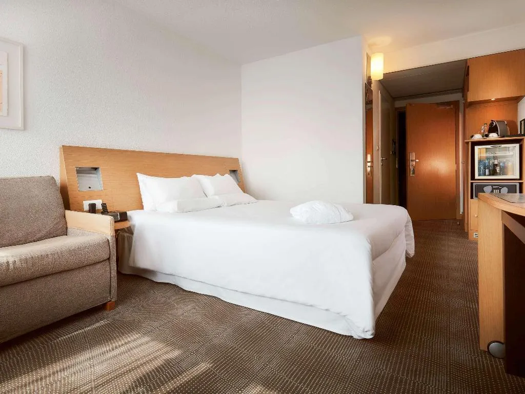 DOUBLE QUEEN SIZE BED Room, Novotel Gdansk Centrum, Gdansk